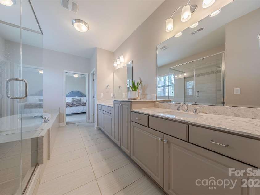 5250 Meadowcroft Way, Fort Mill, SC 29708.  MLS# CAR4251880, YatesRealty ID 9976. 2 Separate Custom Walk-In Closets