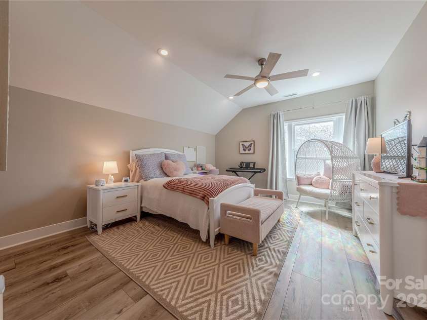 5250 Meadowcroft Way, Fort Mill, SC 29708.  MLS# CAR4251880, YatesRealty ID 9976. 3rd Floor Guest Suite