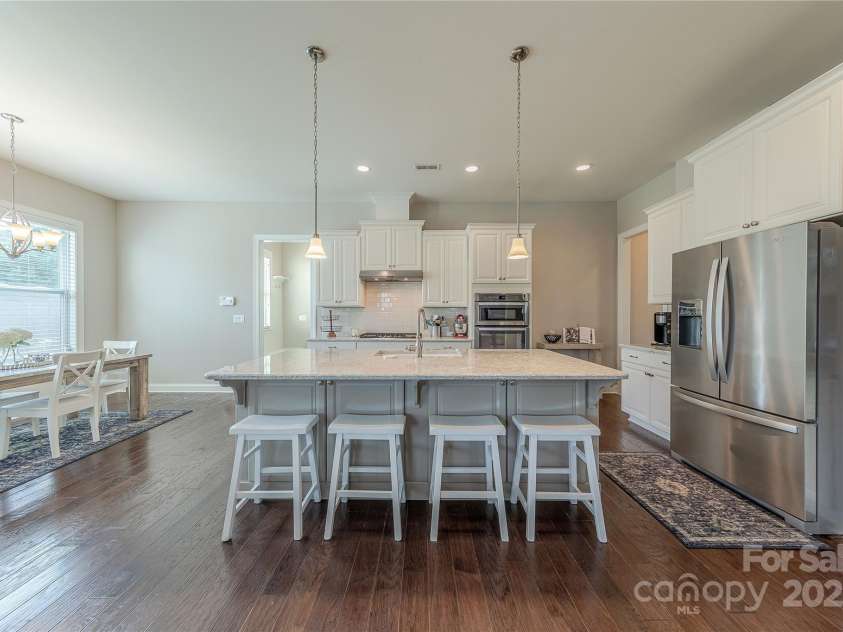 5250 Meadowcroft Way, Fort Mill, SC 29708.  MLS# CAR4251880, YatesRealty ID 9976. Chef's Kitchen