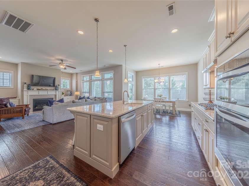 5250 Meadowcroft Way, Fort Mill, SC 29708.  MLS# CAR4251880, YatesRealty ID 9976. Open Floor Plan