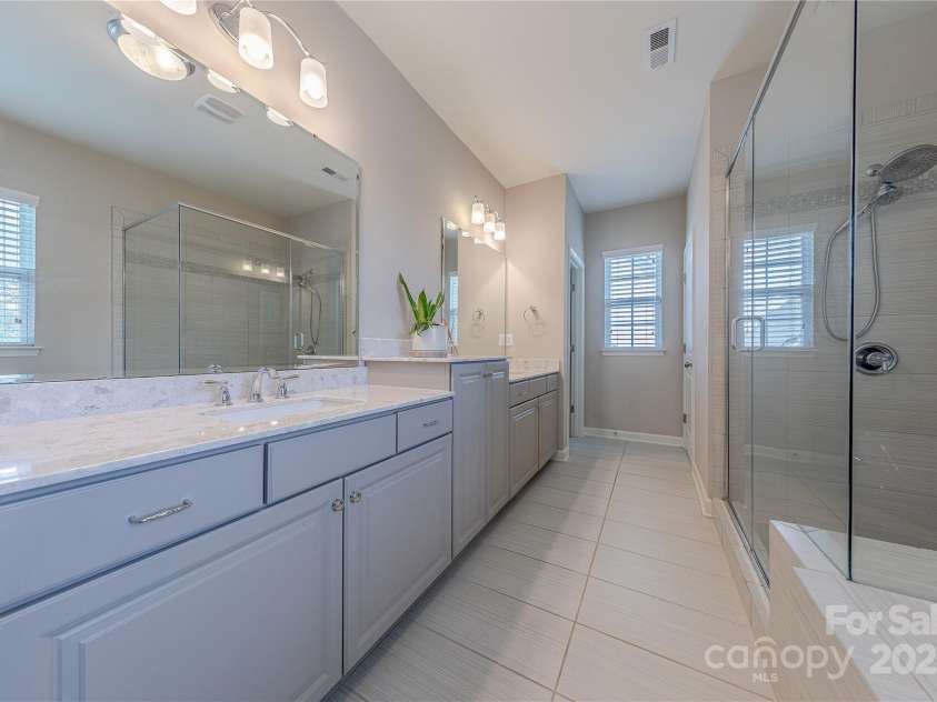 5250 Meadowcroft Way, Fort Mill, SC 29708.  MLS# CAR4251880, YatesRealty ID 9976. Primary Bath