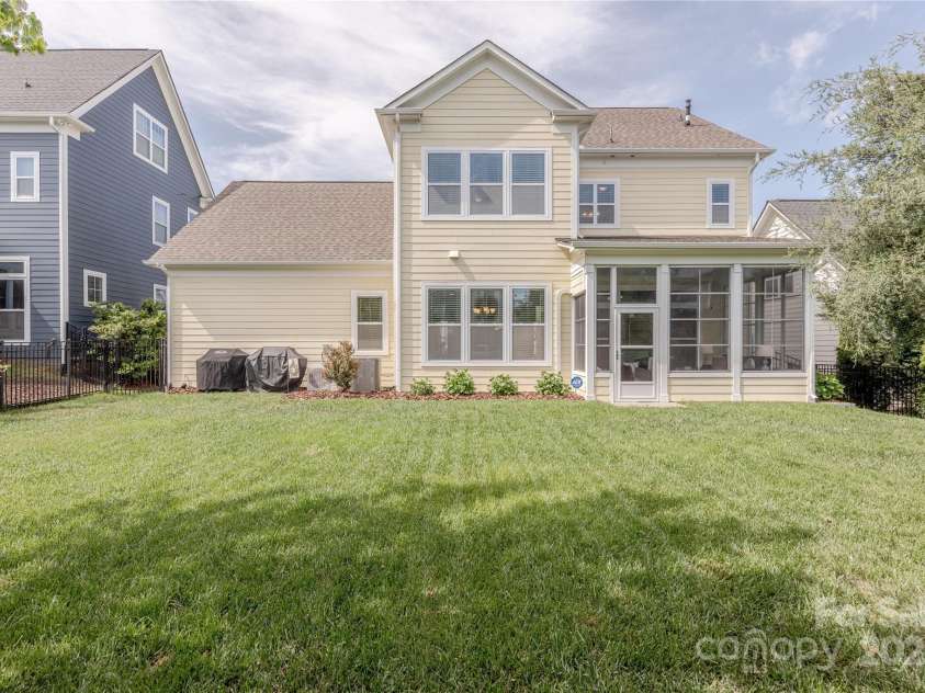 5250 Meadowcroft Way, Fort Mill, SC 29708.  MLS# CAR4251880, YatesRealty ID 9976. Welcome Home