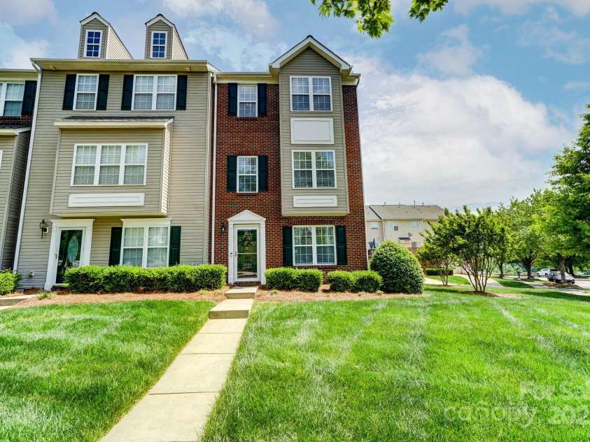 9204 Washam Potts Road, Cornelius, NC 28031.  MLS# CAR4252980, YatesRealty ID 9977. 