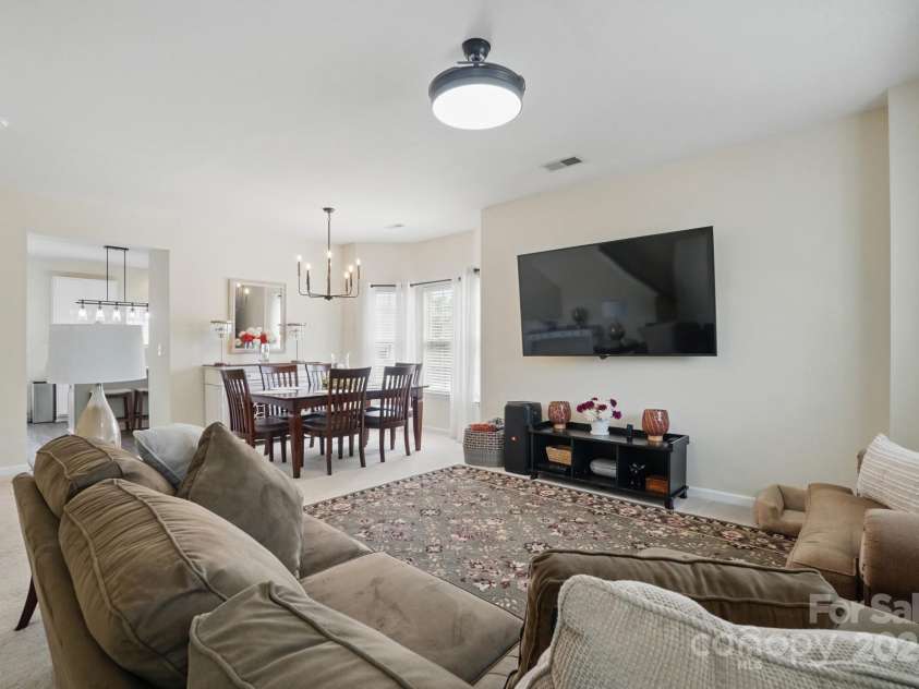 9204 Washam Potts Road, Cornelius, NC 28031.  MLS# CAR4252980, YatesRealty ID 9977. 