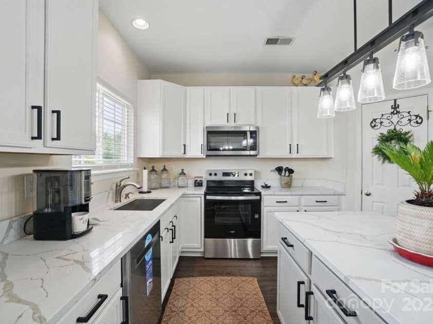 9204 Washam Potts Road, Cornelius, NC 28031.  MLS# CAR4252980, YatesRealty ID 9977. 