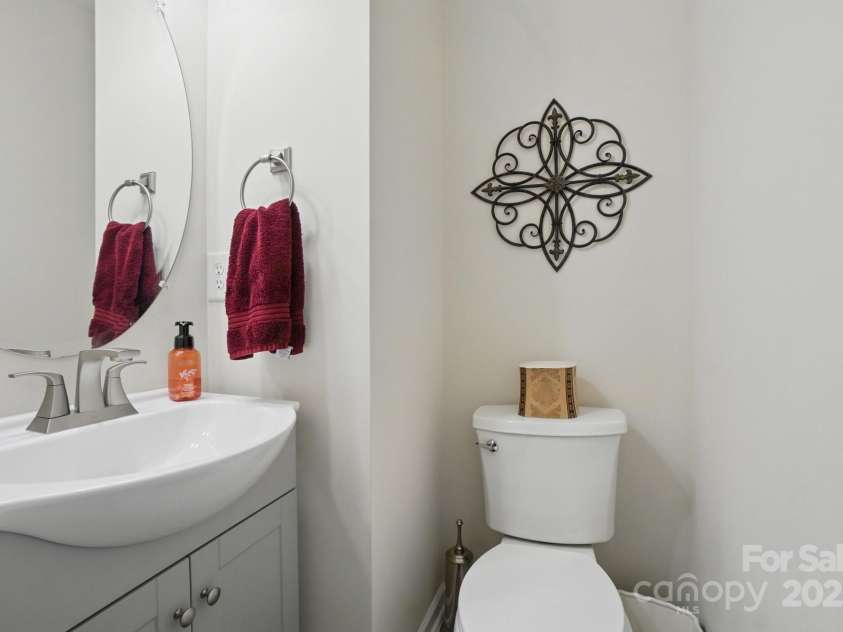 9204 Washam Potts Road, Cornelius, NC 28031.  MLS# CAR4252980, YatesRealty ID 9977. 