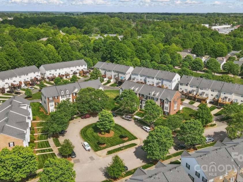 9204 Washam Potts Road, Cornelius, NC 28031.  MLS# CAR4252980, YatesRealty ID 9977. 