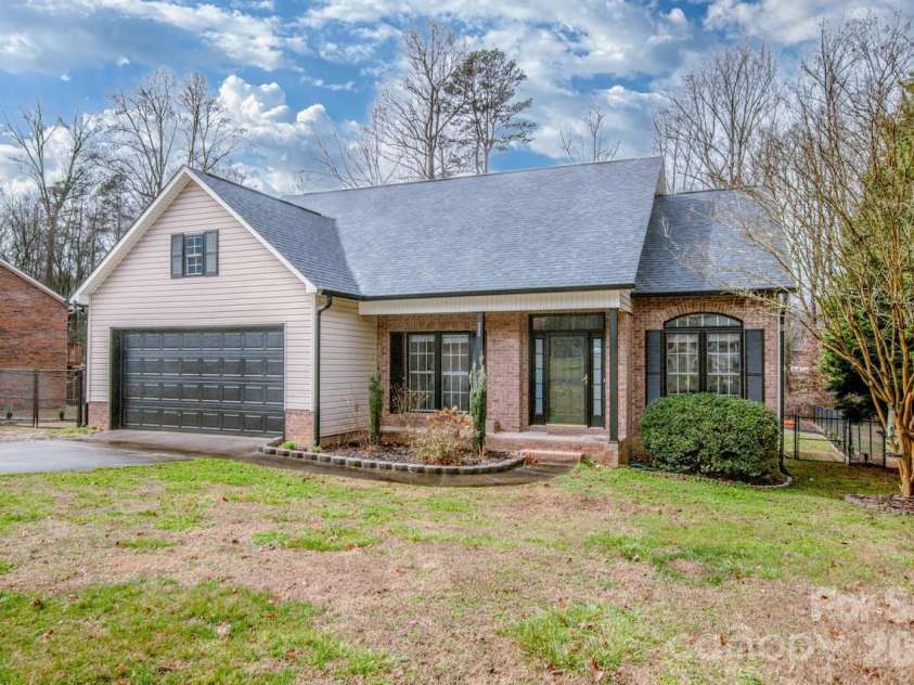 225 Delview Drive, Cherryville, NC 28021.  MLS# CAR4355321, YatesRealty ID 9978. 