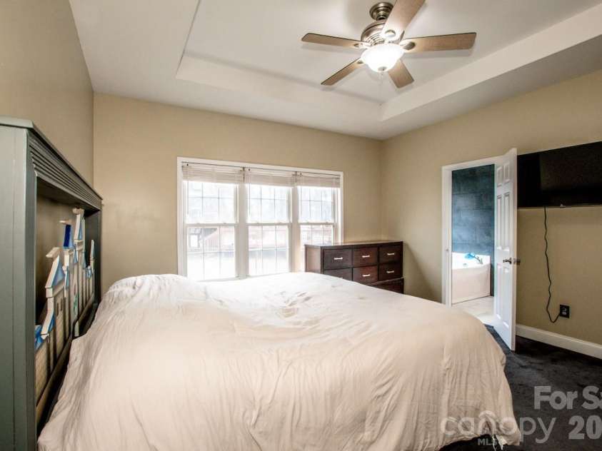 225 Delview Drive, Cherryville, NC 28021.  MLS# CAR4355321, YatesRealty ID 9978. 