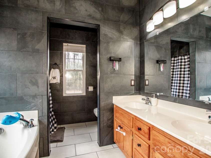 225 Delview Drive, Cherryville, NC 28021.  MLS# CAR4355321, YatesRealty ID 9978. 