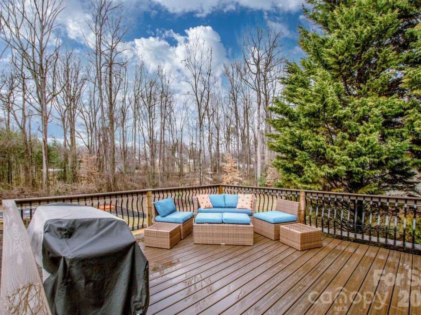225 Delview Drive, Cherryville, NC 28021.  MLS# CAR4355321, YatesRealty ID 9978. 