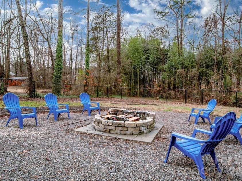 225 Delview Drive, Cherryville, NC 28021.  MLS# CAR4355321, YatesRealty ID 9978. 