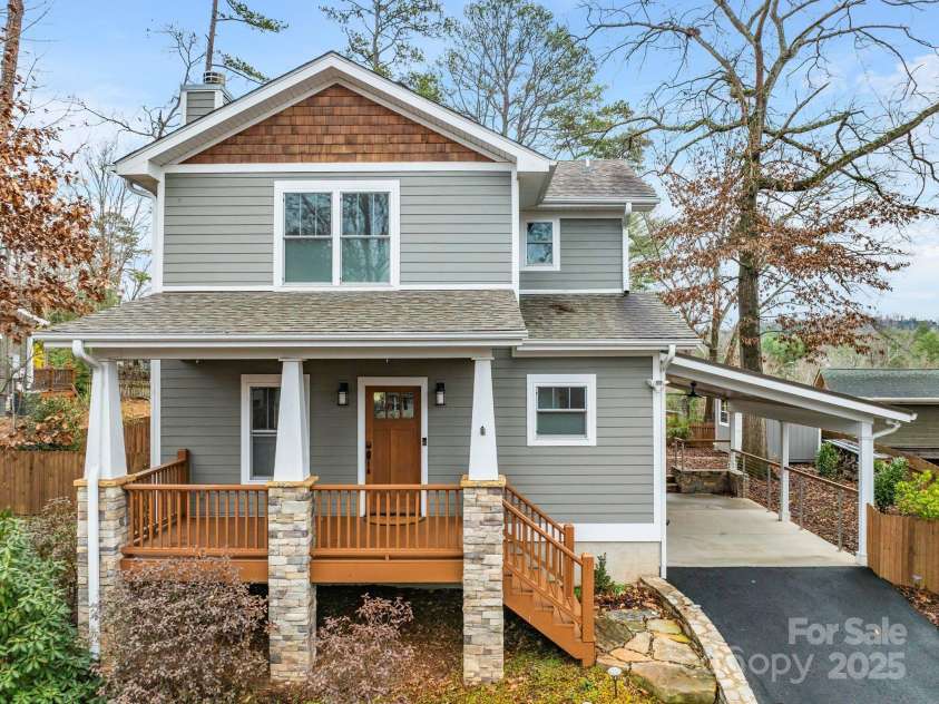 31 Elkmont Drive, Asheville, NC 28804.  MLS# CAR4322772, YatesRealty ID 9979. 