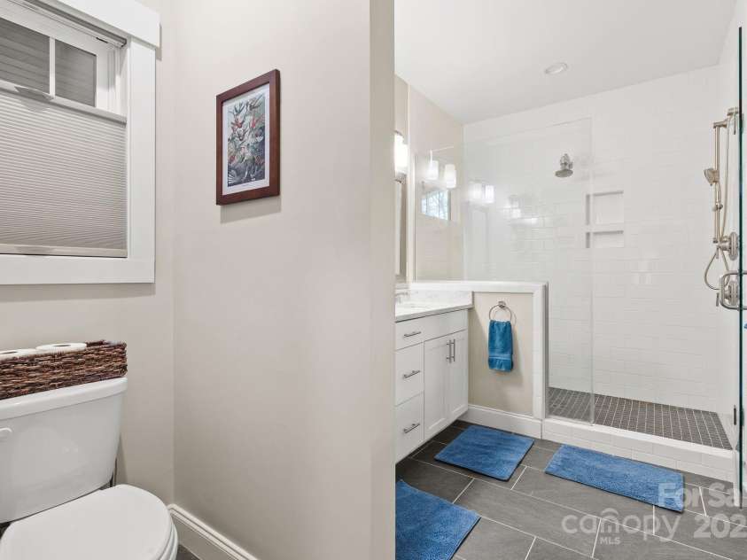 31 Elkmont Drive, Asheville, NC 28804.  MLS# CAR4322772, YatesRealty ID 9979. 