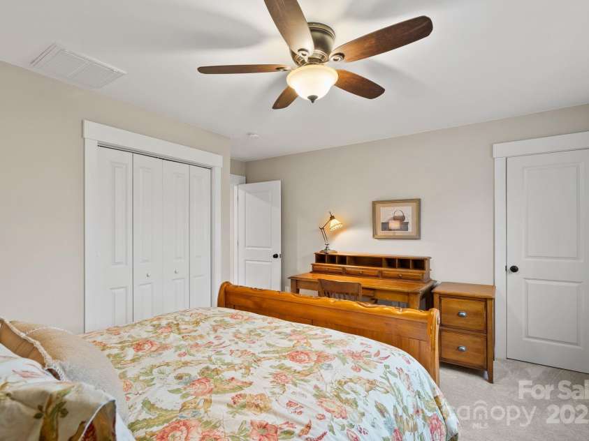 31 Elkmont Drive, Asheville, NC 28804.  MLS# CAR4322772, YatesRealty ID 9979. 