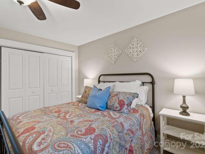31 Elkmont Drive, Asheville, NC 28804.  MLS# CAR4322772, YatesRealty ID 9979. 
