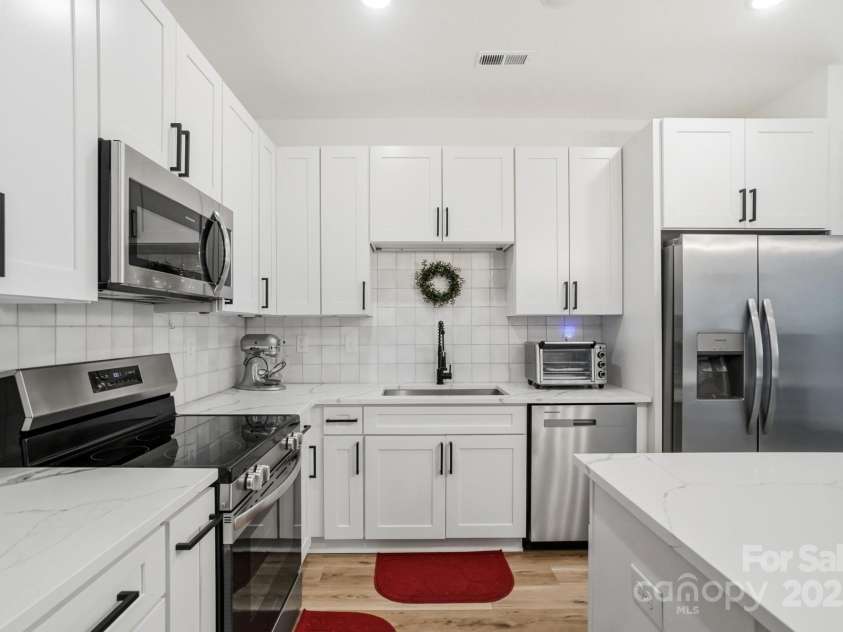 494 22nd Street, Kannapolis, NC 28083.  MLS# CAR4325150, YatesRealty ID 998. 