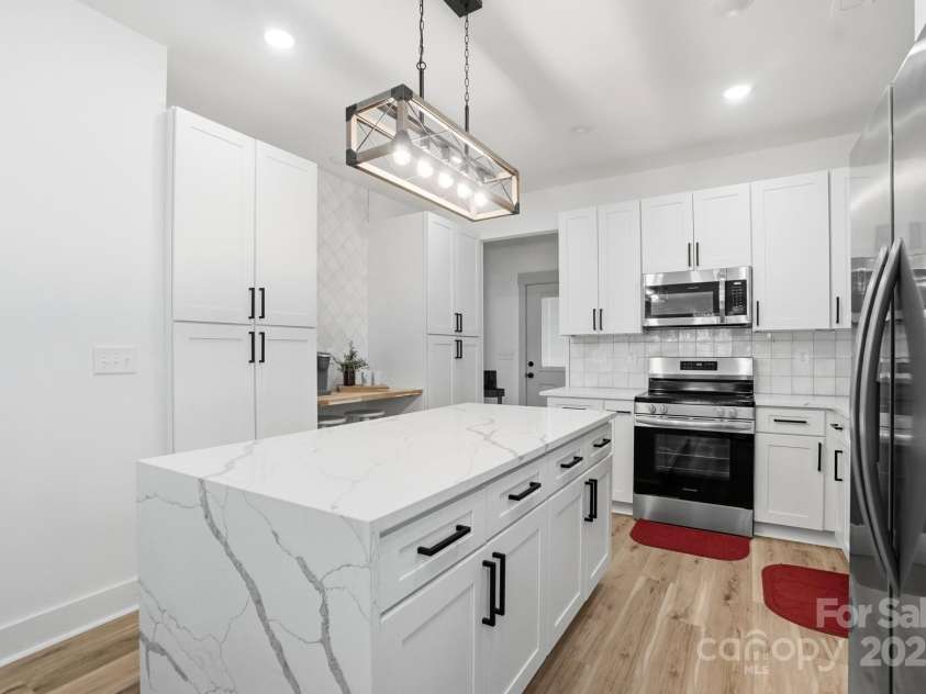 494 22nd Street, Kannapolis, NC 28083.  MLS# CAR4325150, YatesRealty ID 998. Waterfall Countertop