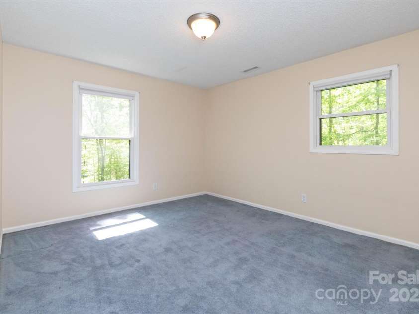 6 Woodmere Drive, Arden, NC 28704.  MLS# CAR4250778, YatesRealty ID 9980. 