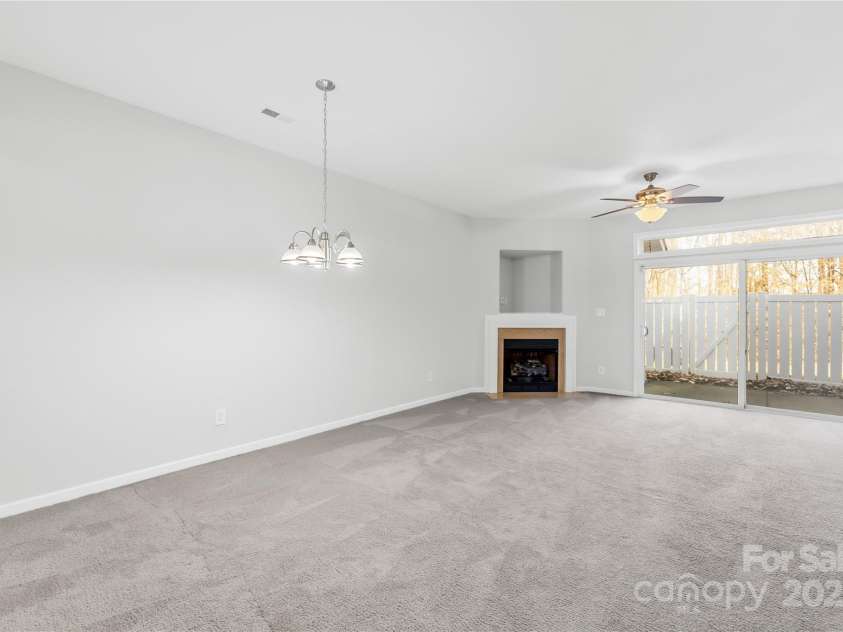 8263 Carob Tree Lane, Charlotte, NC 28215.  MLS# CAR4222201, YatesRealty ID 9981. 