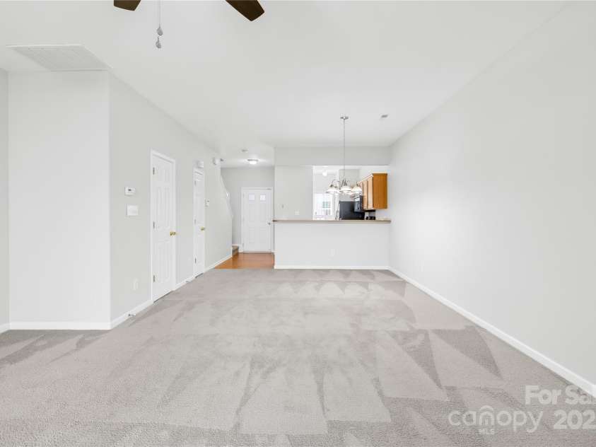 8263 Carob Tree Lane, Charlotte, NC 28215.  MLS# CAR4222201, YatesRealty ID 9981. 