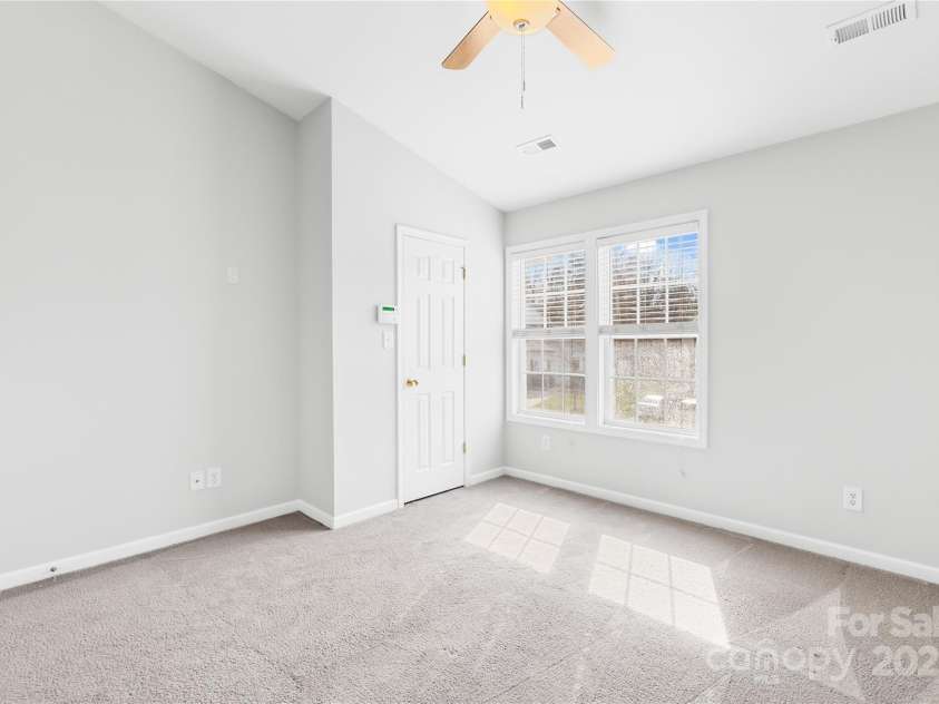 8263 Carob Tree Lane, Charlotte, NC 28215.  MLS# CAR4222201, YatesRealty ID 9981. 