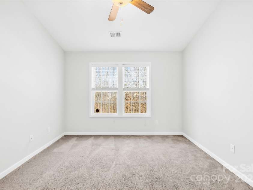 8263 Carob Tree Lane, Charlotte, NC 28215.  MLS# CAR4222201, YatesRealty ID 9981. 