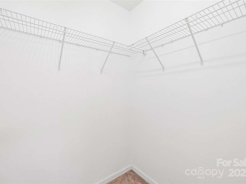 8263 Carob Tree Lane, Charlotte, NC 28215.  MLS# CAR4222201, YatesRealty ID 9981. 