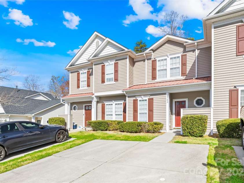 8263 Carob Tree Lane, Charlotte, NC 28215.  MLS# CAR4222201, YatesRealty ID 9981. 