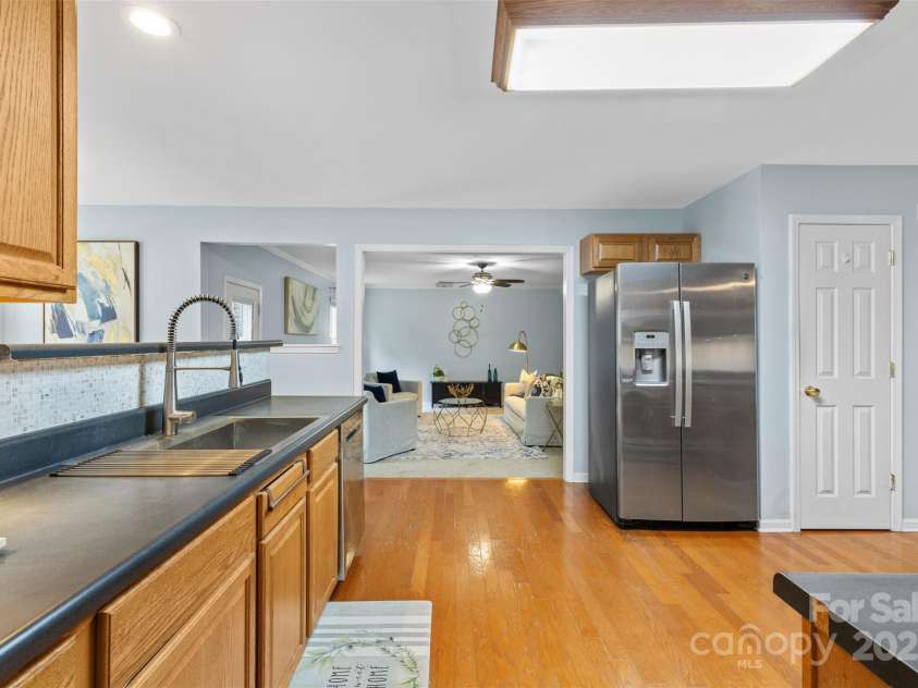 9010 Davis Crossing Court, Charlotte, NC 28269.  MLS# CAR4247554, YatesRealty ID 9982. 