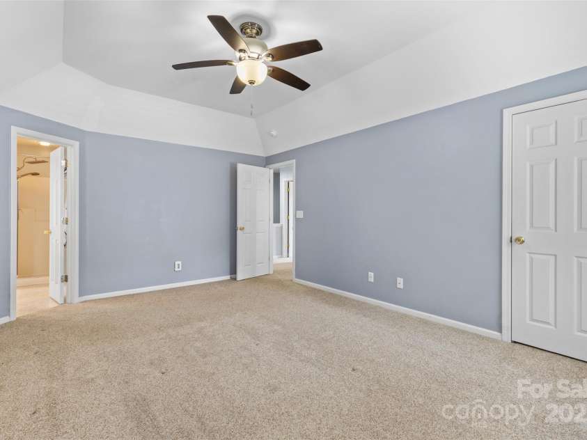 9010 Davis Crossing Court, Charlotte, NC 28269.  MLS# CAR4247554, YatesRealty ID 9982. 