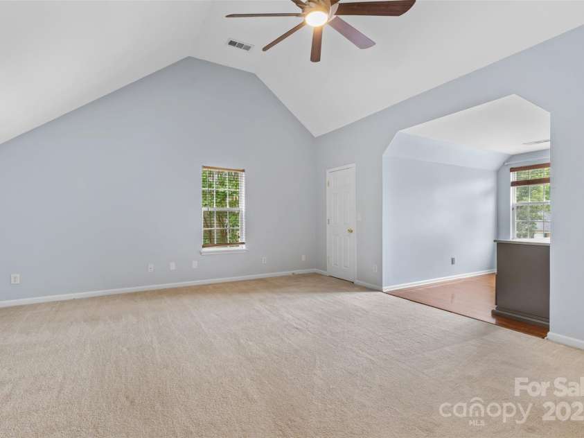 9010 Davis Crossing Court, Charlotte, NC 28269.  MLS# CAR4247554, YatesRealty ID 9982. 