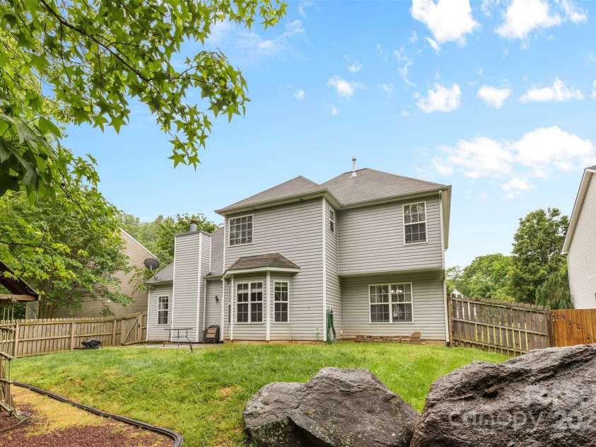 9010 Davis Crossing Court, Charlotte, NC 28269.  MLS# CAR4247554, YatesRealty ID 9982. 