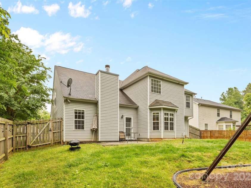 9010 Davis Crossing Court, Charlotte, NC 28269.  MLS# CAR4247554, YatesRealty ID 9982. 