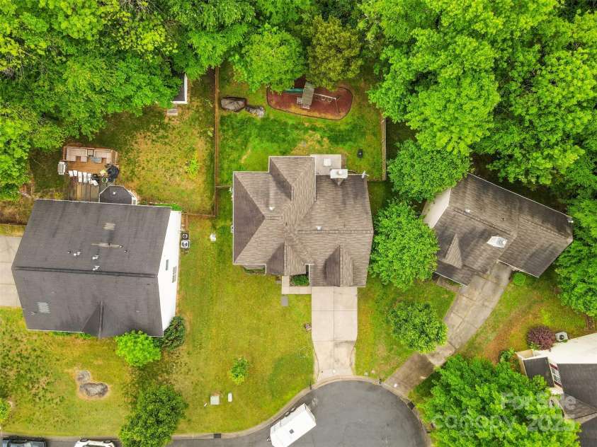 9010 Davis Crossing Court, Charlotte, NC 28269.  MLS# CAR4247554, YatesRealty ID 9982. 