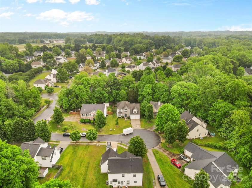 9010 Davis Crossing Court, Charlotte, NC 28269.  MLS# CAR4247554, YatesRealty ID 9982. 