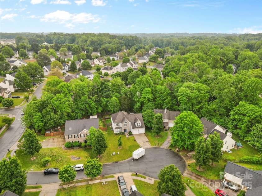 9010 Davis Crossing Court, Charlotte, NC 28269.  MLS# CAR4247554, YatesRealty ID 9982. 