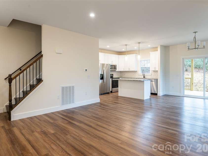 204 Cascade Ridge Road, Fairview, NC 28730.  MLS# CAR4315304, YatesRealty ID 9983. 