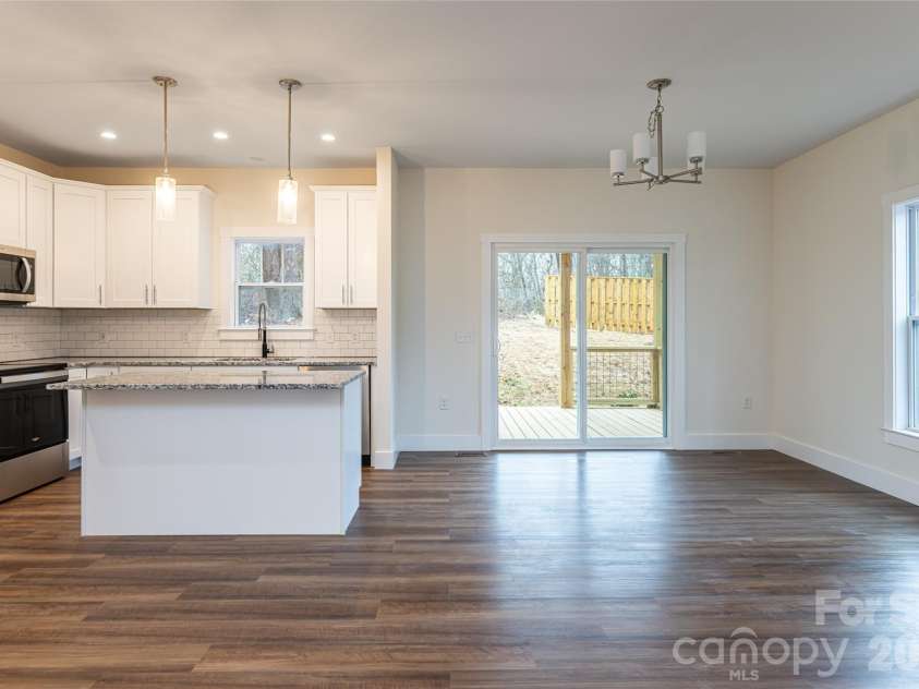204 Cascade Ridge Road, Fairview, NC 28730.  MLS# CAR4315304, YatesRealty ID 9983. 