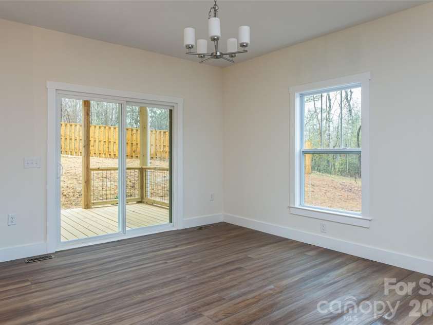 204 Cascade Ridge Road, Fairview, NC 28730.  MLS# CAR4315304, YatesRealty ID 9983. Dining Area