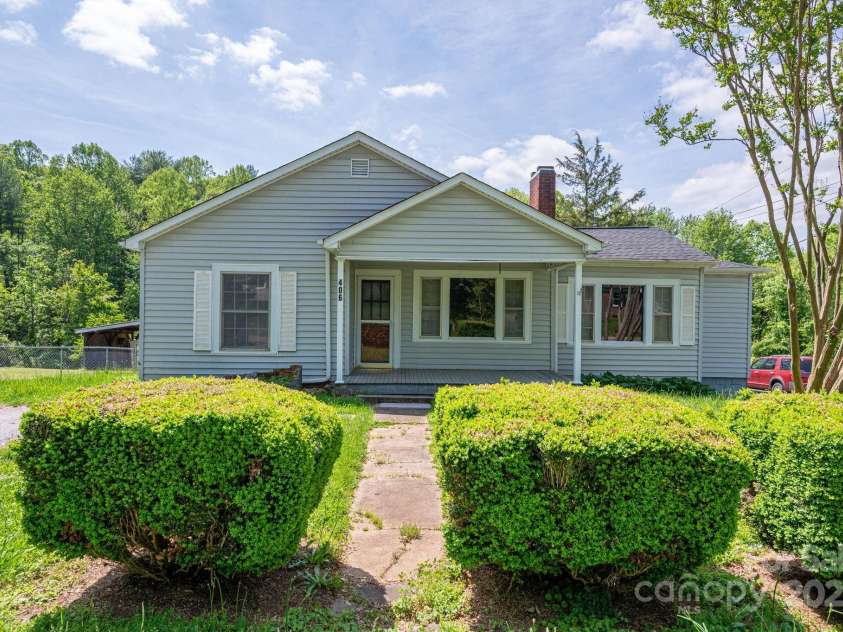 406 Arrowood Street, Lenoir, NC 28645.  MLS# CAR4252914, YatesRealty ID 9983. 