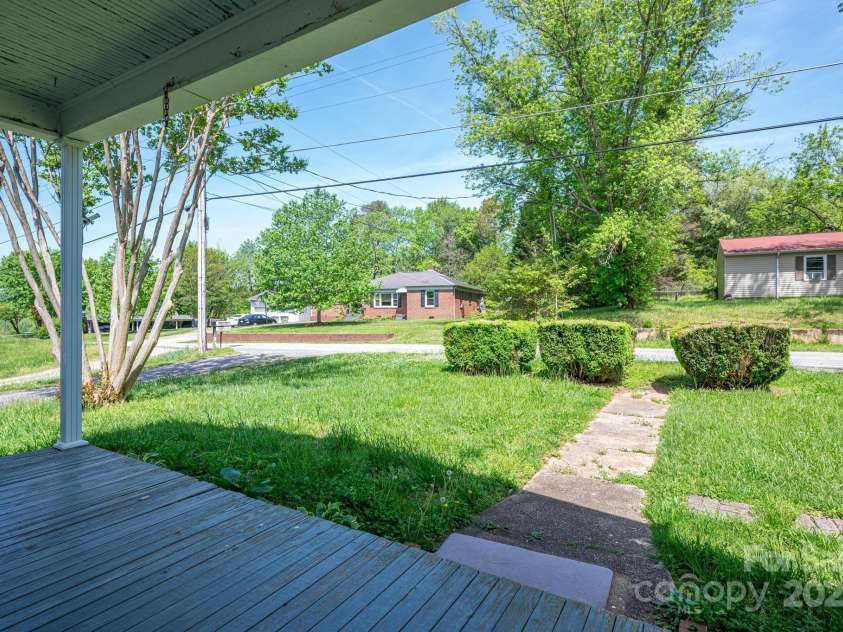 406 Arrowood Street, Lenoir, NC 28645.  MLS# CAR4252914, YatesRealty ID 9983. 