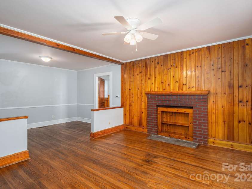 406 Arrowood Street, Lenoir, NC 28645.  MLS# CAR4252914, YatesRealty ID 9983. 