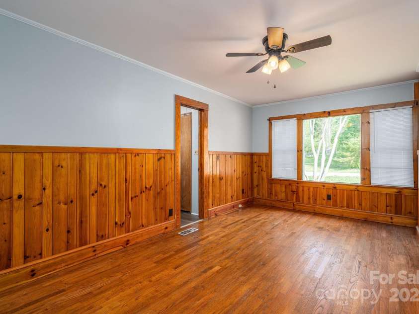 406 Arrowood Street, Lenoir, NC 28645.  MLS# CAR4252914, YatesRealty ID 9983. 