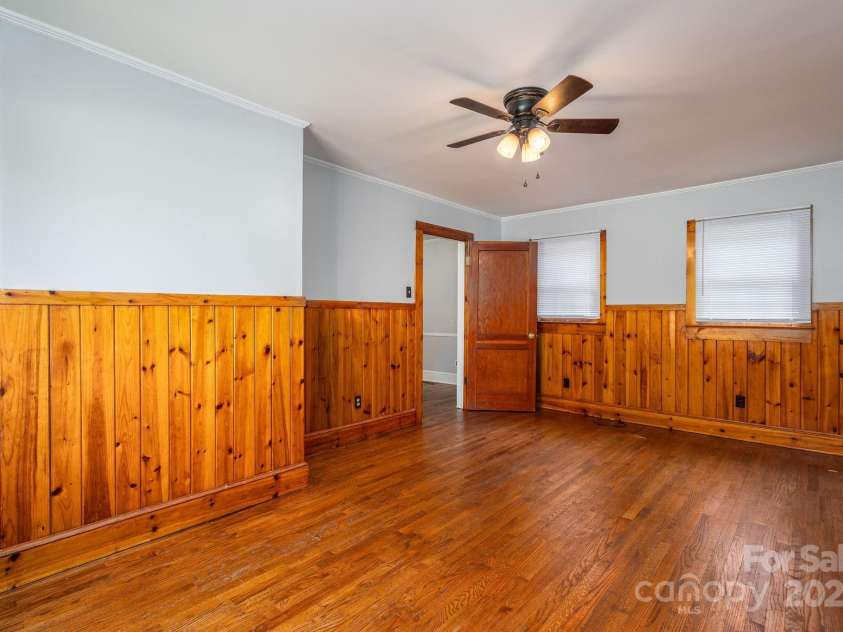 406 Arrowood Street, Lenoir, NC 28645.  MLS# CAR4252914, YatesRealty ID 9983. 