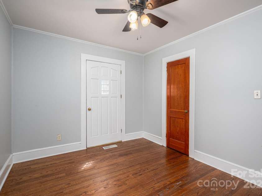 406 Arrowood Street, Lenoir, NC 28645.  MLS# CAR4252914, YatesRealty ID 9983. 