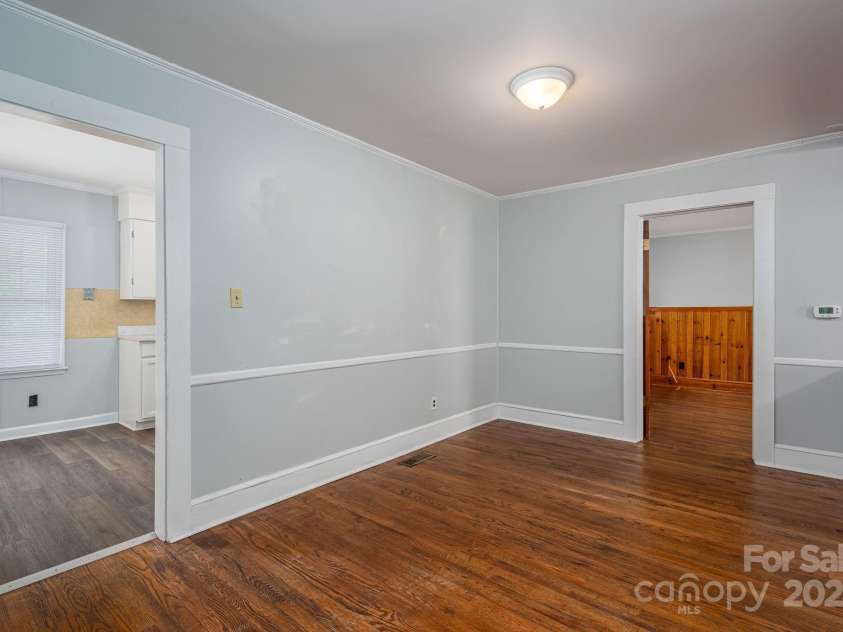 406 Arrowood Street, Lenoir, NC 28645.  MLS# CAR4252914, YatesRealty ID 9983. 