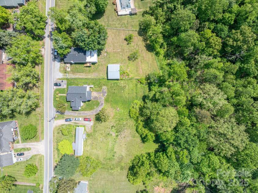 406 Arrowood Street, Lenoir, NC 28645.  MLS# CAR4252914, YatesRealty ID 9983. 