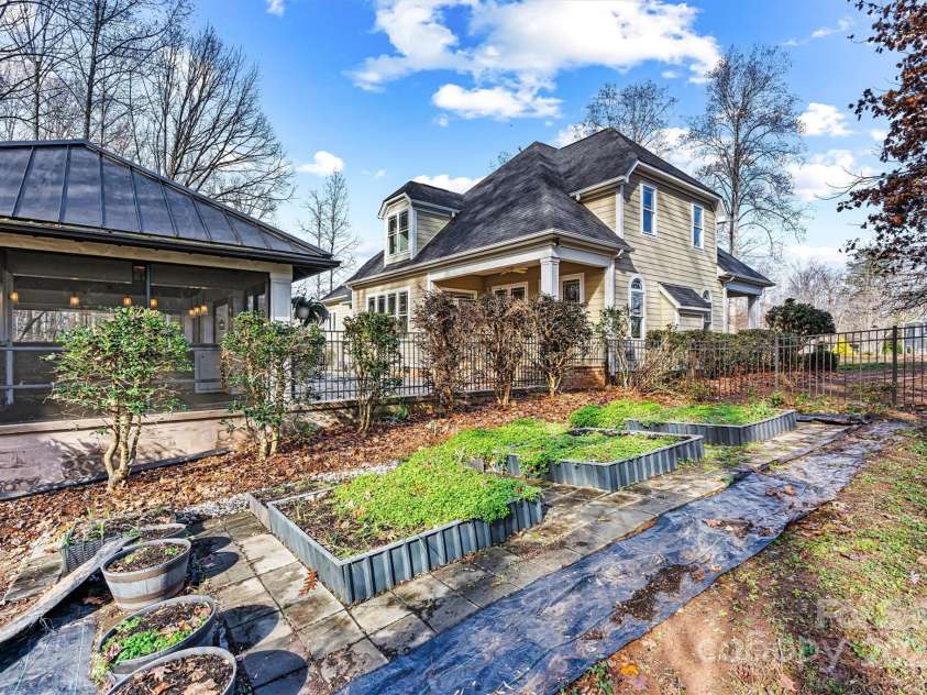 7722 Juniper Lane, Denver, NC 28037.  MLS# CAR4329145, YatesRealty ID 9984. 