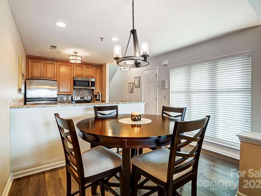 703 Southwest Drive, Davidson, NC 28036.  MLS# CAR4208692, YatesRealty ID 9985. 